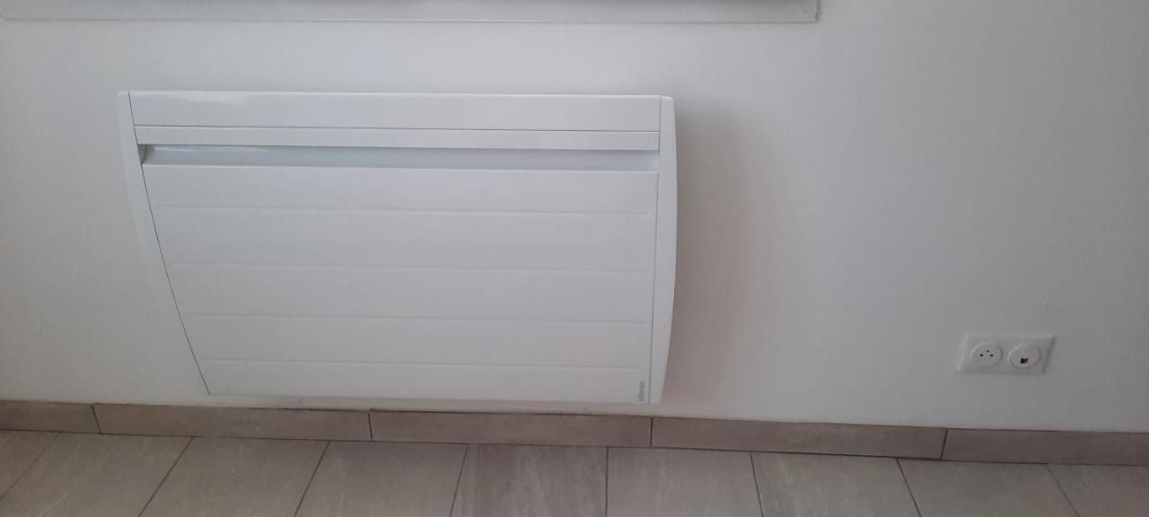 Studio Parking Gratuit Sur Place Claye Souilly Claye-Souilly Exterior foto