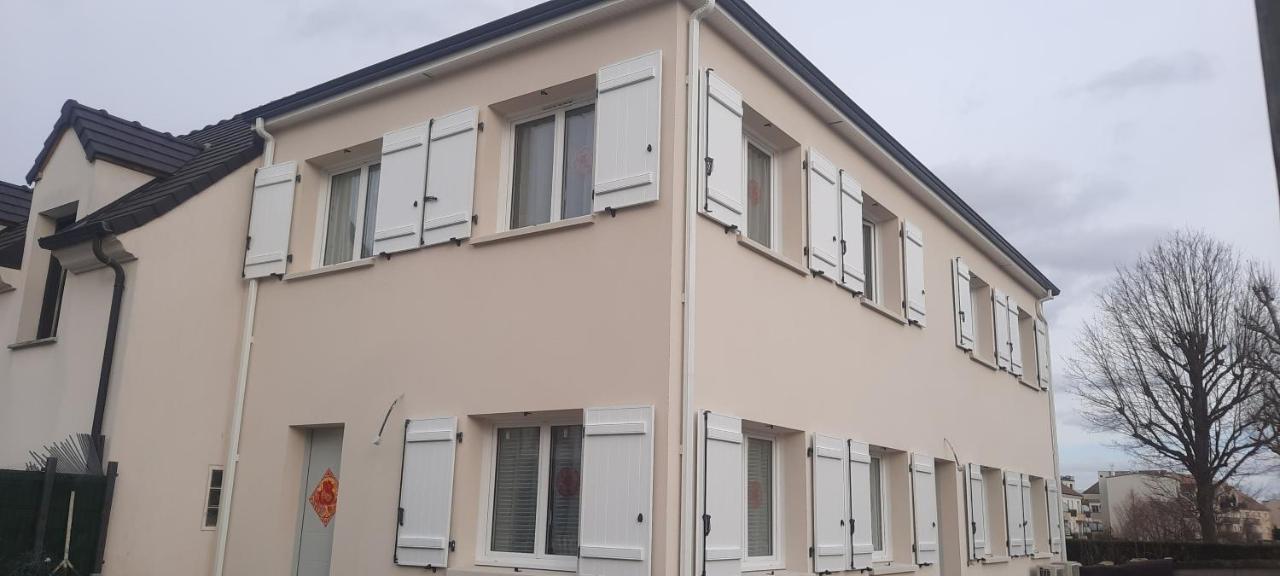 Studio Parking Gratuit Sur Place Claye Souilly Claye-Souilly Exterior foto